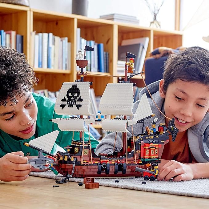 LEGO® Creator 3-in-1 Pirate Ship (31109) - Image 6