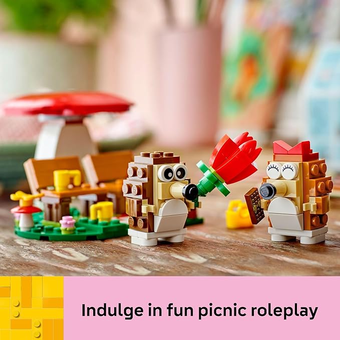 LEGO® Hedgehog Picnic Date (40711) - Image 6