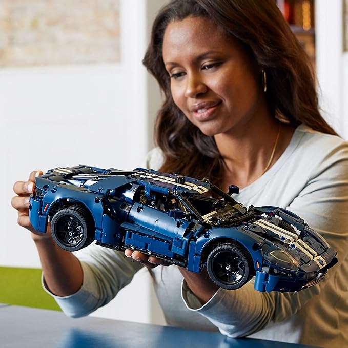 LEGO® Technic 2022 Ford GT (42154) - Image 7